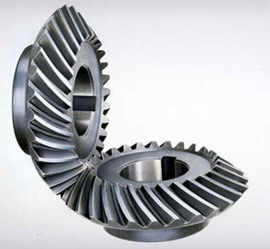 Pair of helical gears with unequal ratio / 